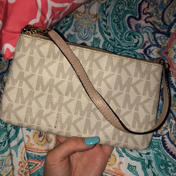 Michael Kors Hand Bag LIKE NEW - Picture 3 of 3